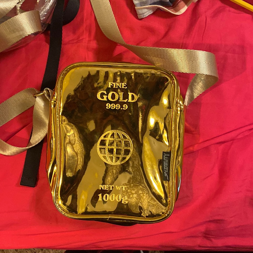 Gold Fine adjustable purse